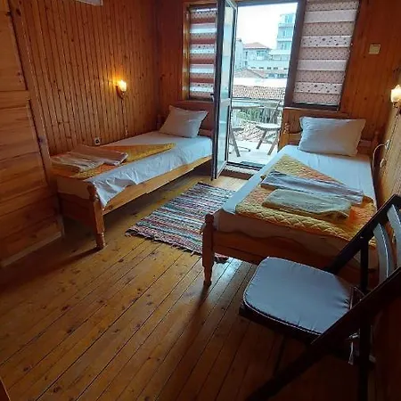 радеви بيت ضيافة ابزور